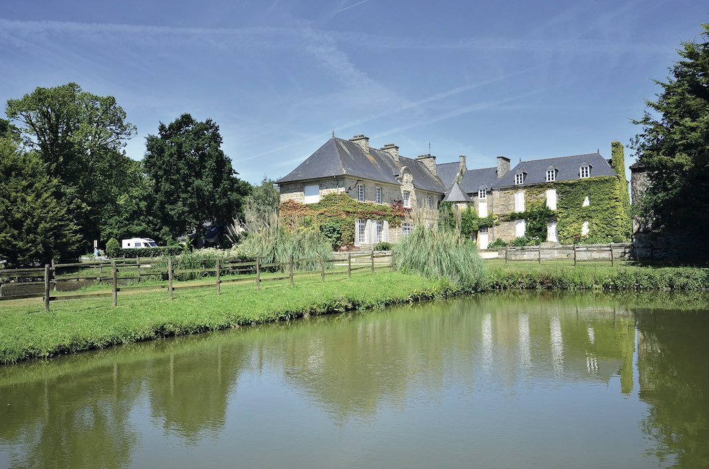 Joindre le luxe au camping à Dinan